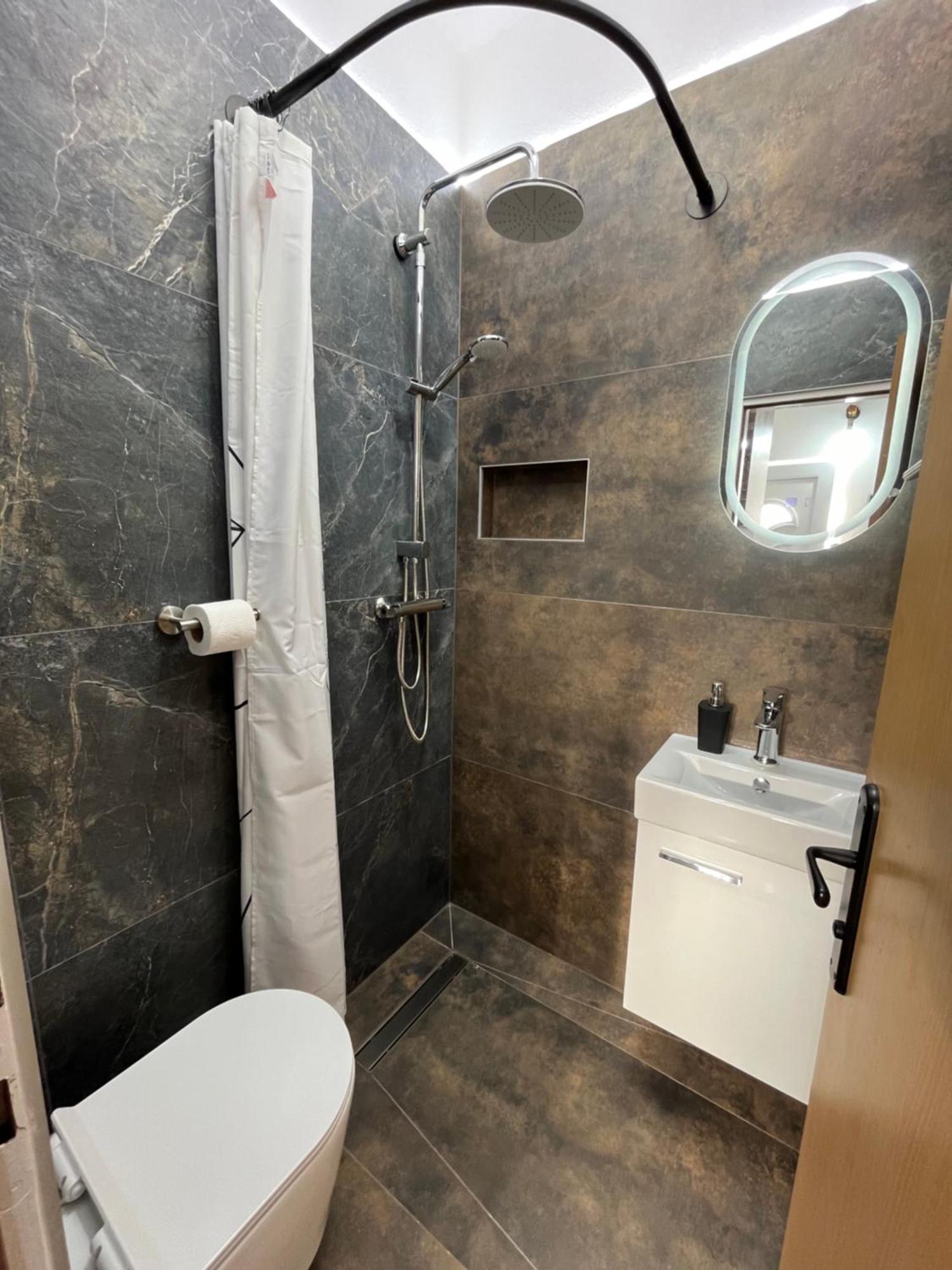 Marinovi Dvori Apartment Slatine Exterior photo
