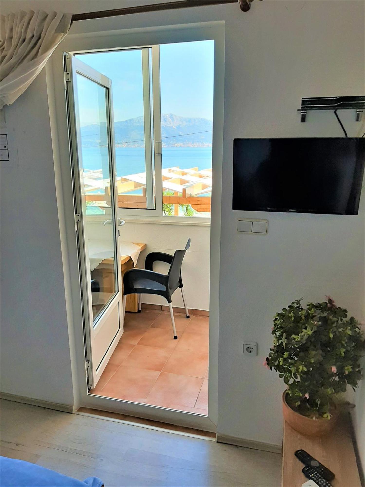Marinovi Dvori Apartment Slatine Exterior photo